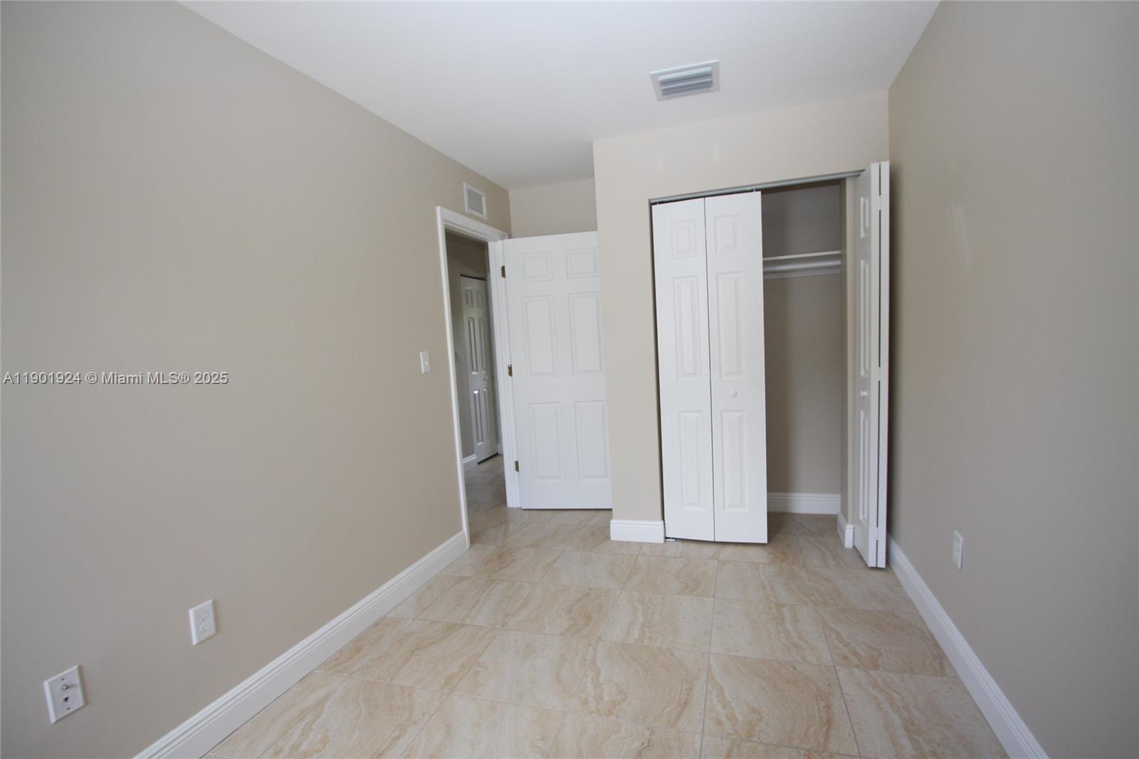 479 Northwest 19th Street, Unit 352 Miami, FL 33136 - Photo 10 of 16 a view of an empty room
