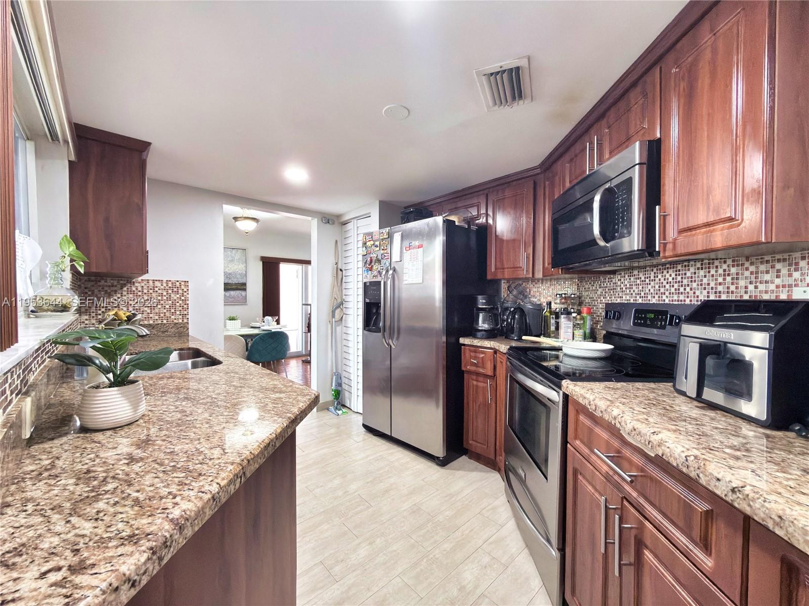 12415 Northwest 7th Street Miami, FL 33182 - Photo 17 of 52