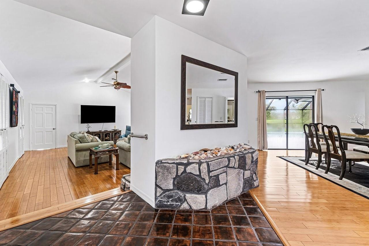 10158 Southeast Acorn Way Jupiter, FL 33469 - Photo 8 of 39 Photo 8