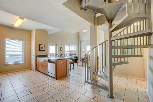 $2,695 | 2515 Pearl Street, Unit 611, Austin, TX 78705