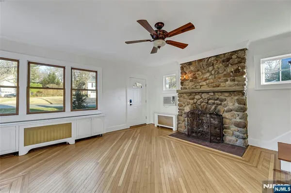 $799,000 | 10 Lake Drive West, Wayne, NJ 07470