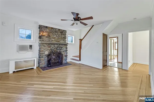 $799,000 | 10 Lake Drive West, Wayne, NJ 07470