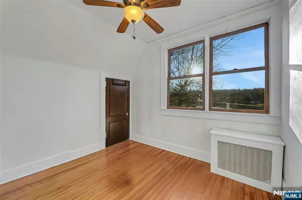 $799,000 | 10 Lake Drive West, Wayne, NJ 07470