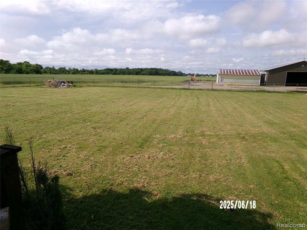 9585 Henderson Road New Lothrop, MI 48460 - Photo 4 of 21 Gallery Image 4