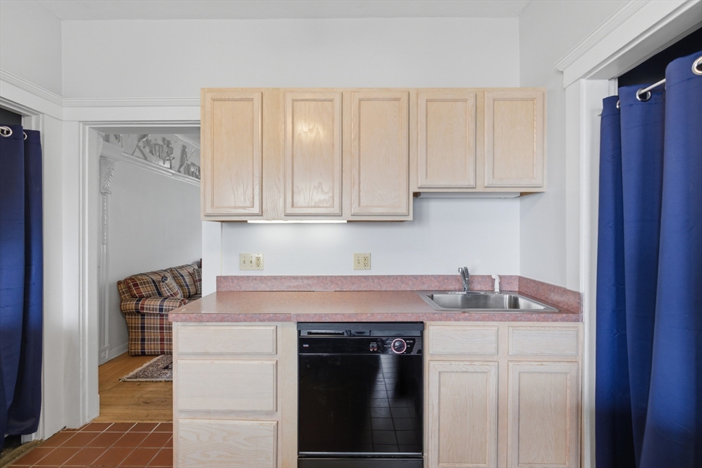 12 Bellvista Road, Unit 4 Boston, MA 02135 - Photo 19 of 23