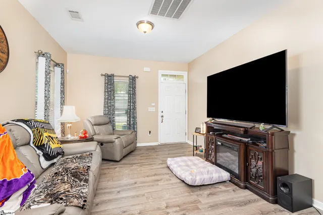 $279,900 | 214 Rivers Edge Circle, Simpsonville, SC 29680