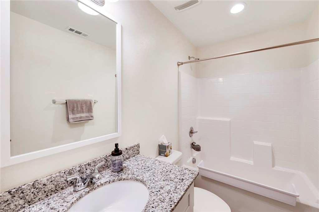 14229 Revana Lane Beaumont, CA 92223 - Photo 23 of 45 Shared Bathroom