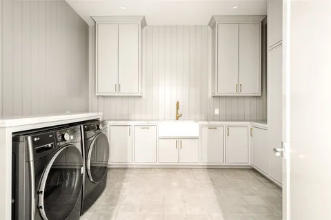 $8,750,000 | 2331 Drexel Circle, Houston, TX 77027