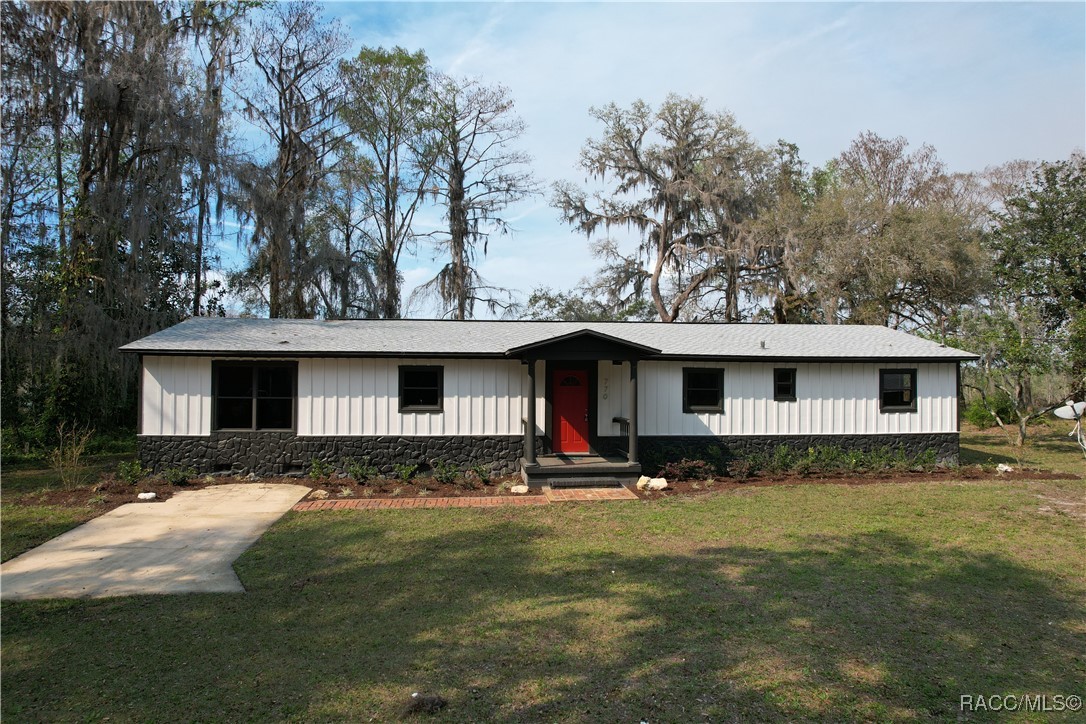 770 North Lori Point Inverness, FL 34453 - Photo 2 of 44