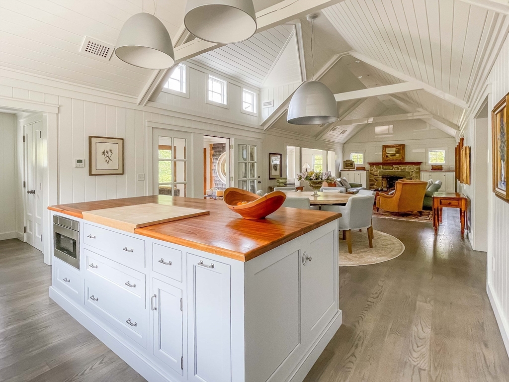 149 Litchfield Road Edgartown, MA 02539 - Photo 18 of 37 a room with lots of counter top space