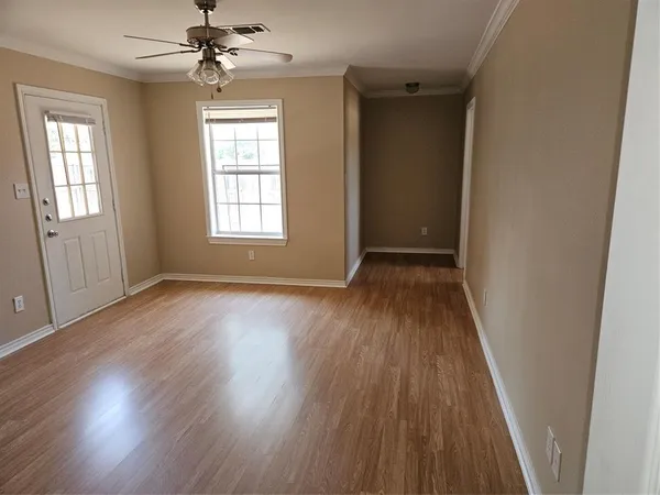 $1,900 | 1605 Stuart Road, Denton, TX 76209