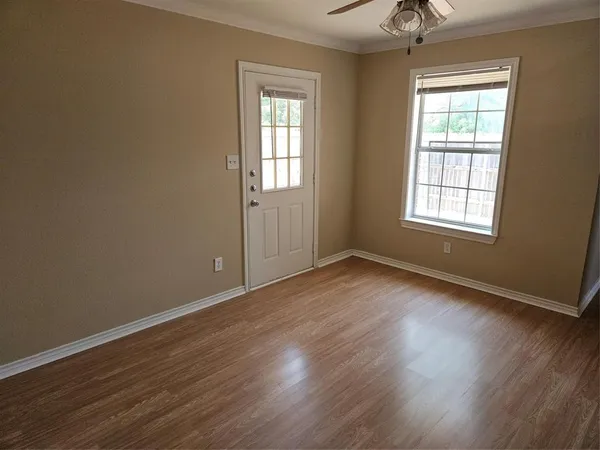 $1,900 | 1605 Stuart Road, Denton, TX 76209