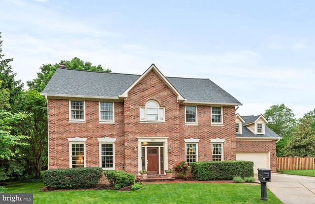 $1,350,000 | 9326 Mt Vernon Circle, Alexandria, VA 22309