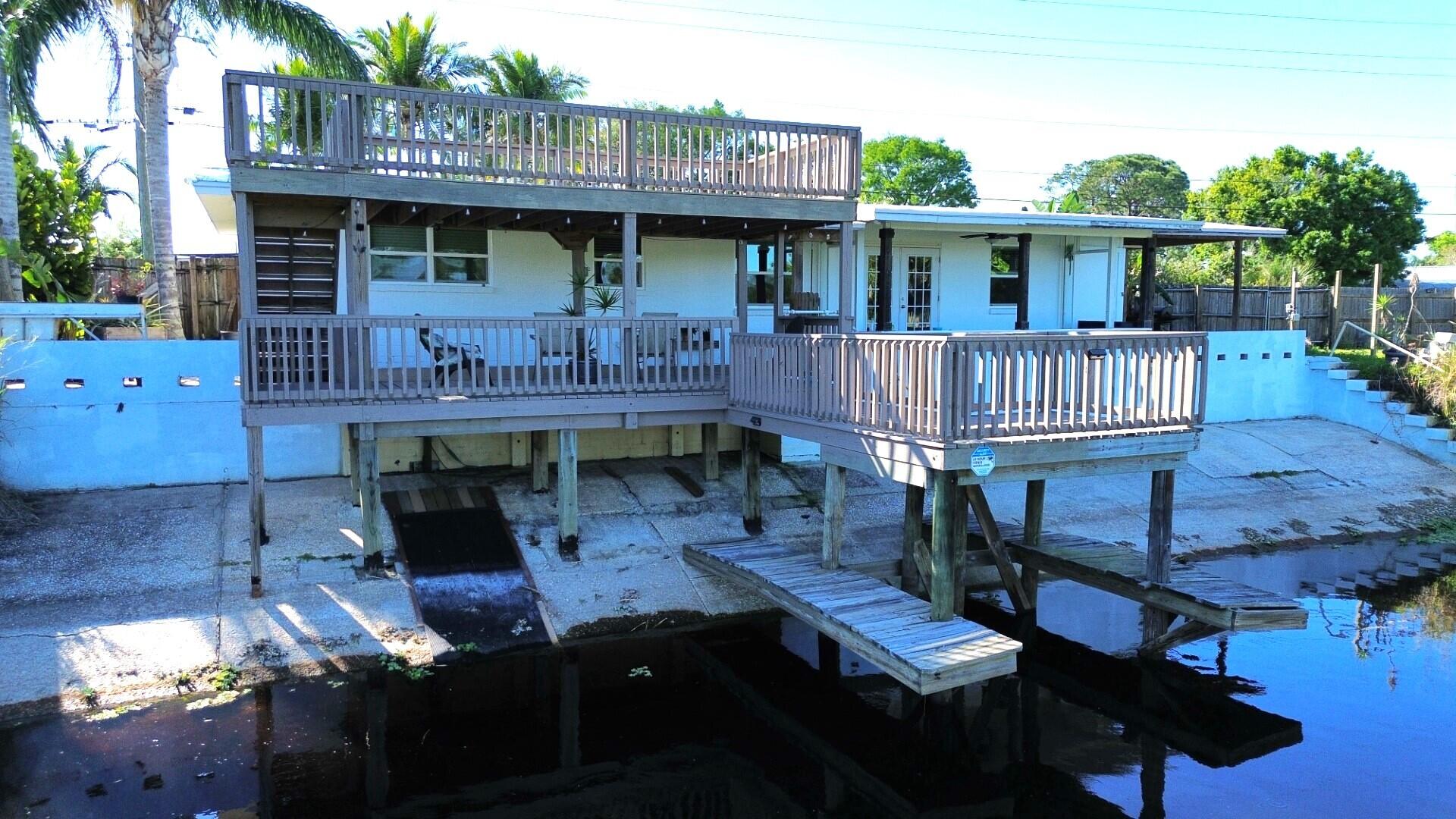 725 Mallard Road Cocoa, FL 32926 - Photo 36 of 37 a view of a deck with furniture