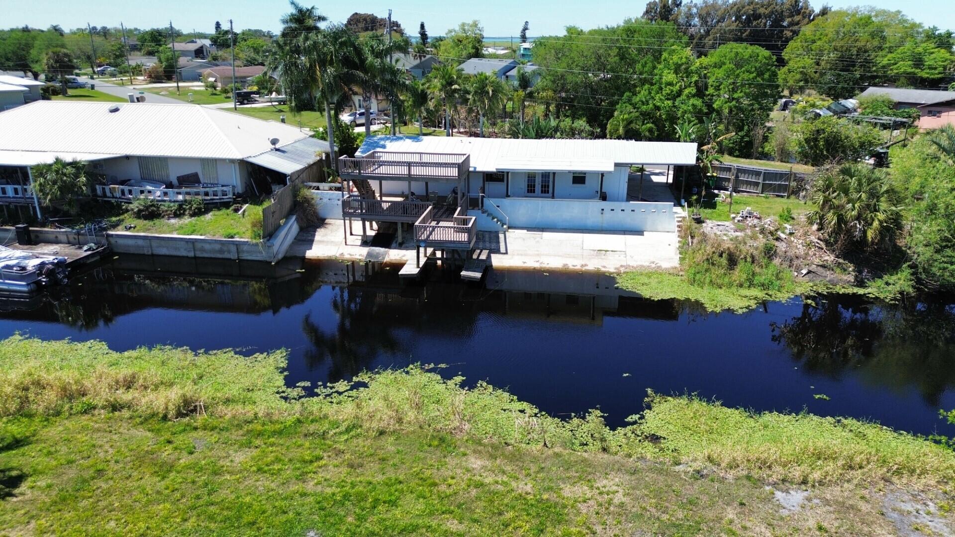 725 Mallard Road Cocoa, FL 32926 - Photo 4 of 37 a view of yard and patio