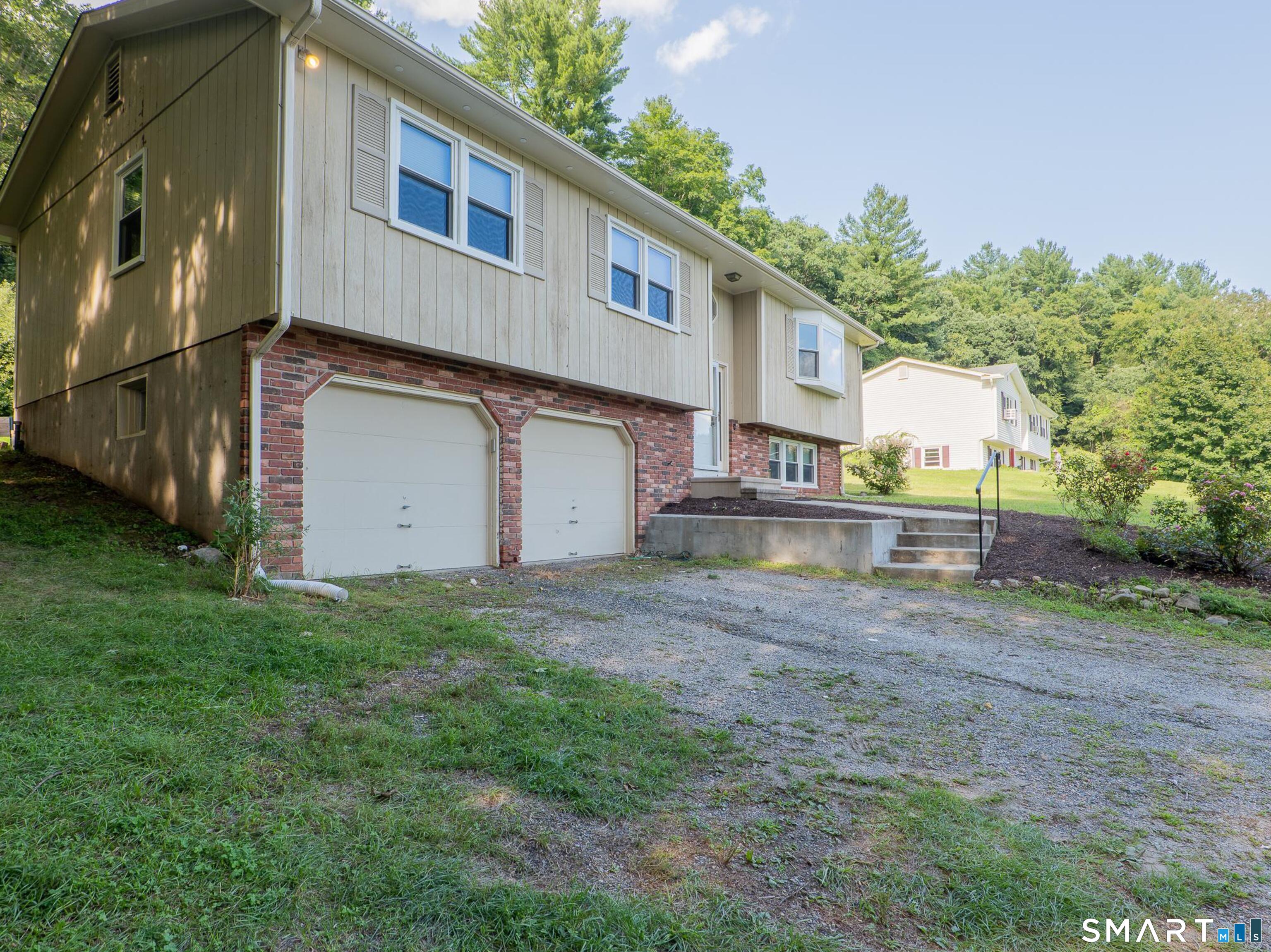 45 Riverside Road Newtown, CT 06482 - Photo 4 of 37 Gallery Image 4