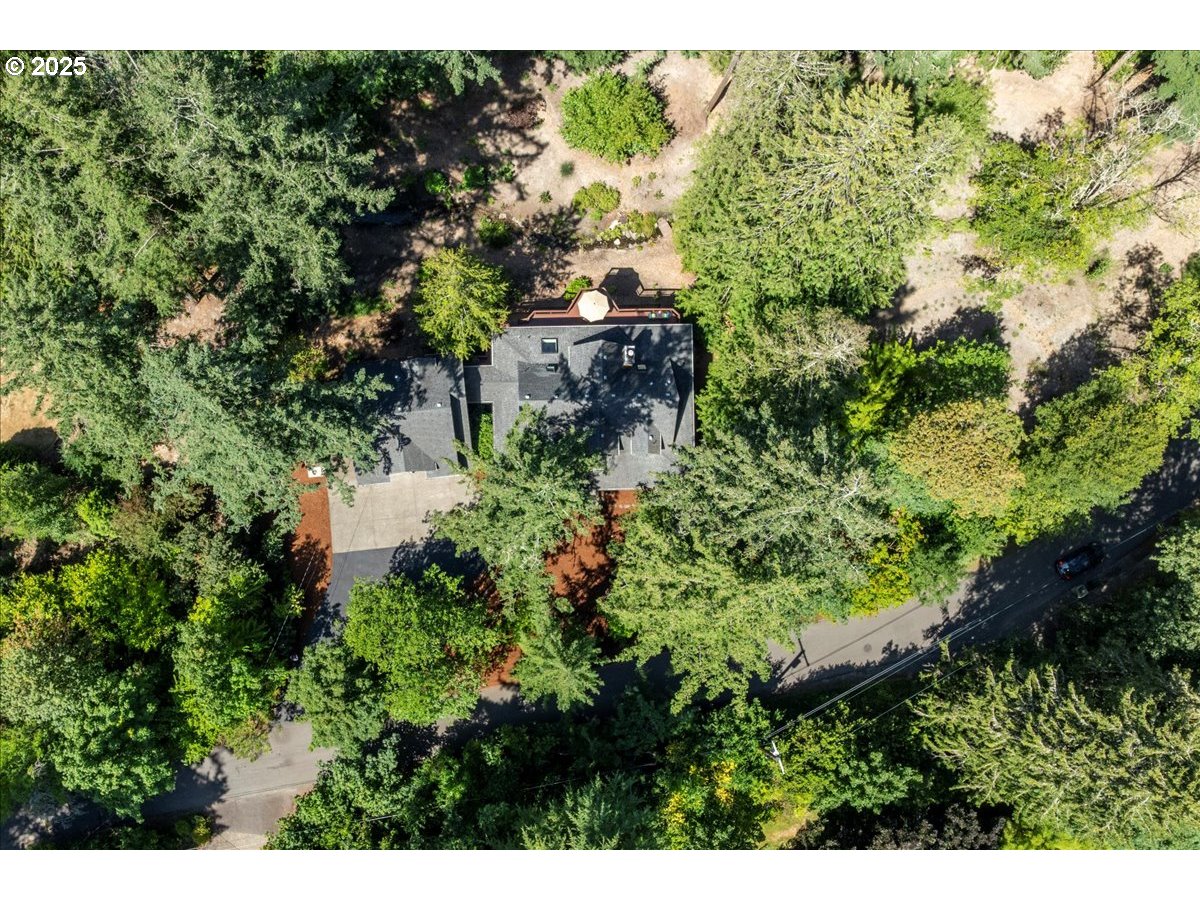 9690 Southwest Spring Crest Drive Portland, OR 97225 - Photo 45 of 47 Gallery Image 45