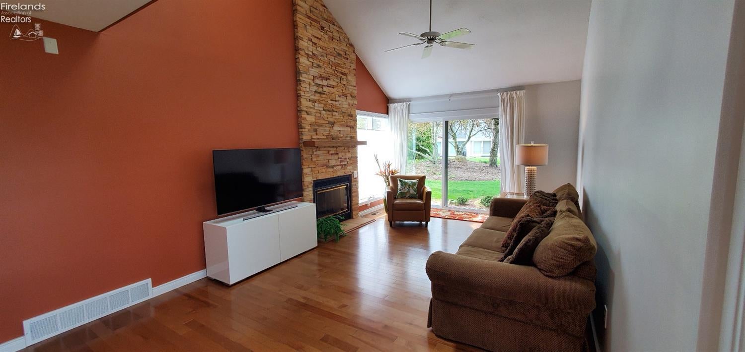 1516 Cleveland Road East Huron, OH 44839 - Photo 5 of 23 Gallery Image 5