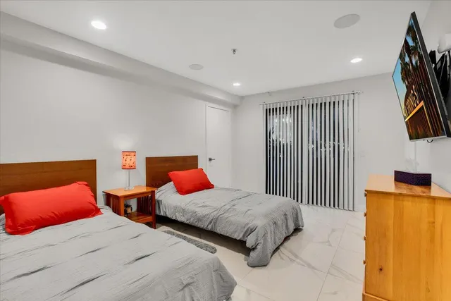 $4,995 | 200 East Racquet Club Road, Unit 31, Palm Springs, CA 92262