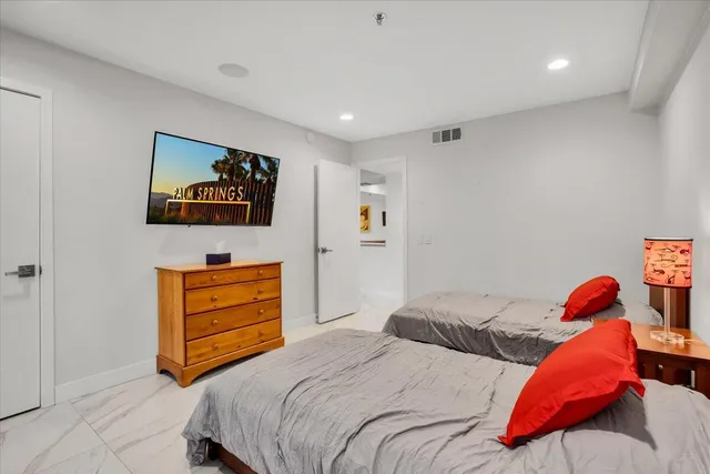 $4,995 | 200 East Racquet Club Road, Unit 31, Palm Springs, CA 92262