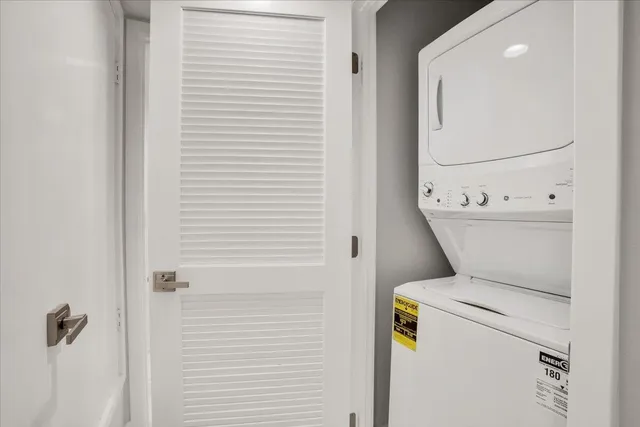 $4,995 | 200 East Racquet Club Road, Unit 31, Palm Springs, CA 92262