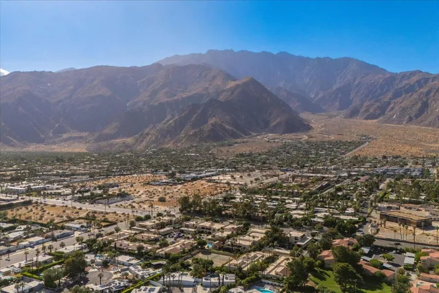 $4,995 | 200 East Racquet Club Road, Unit 31, Palm Springs, CA 92262