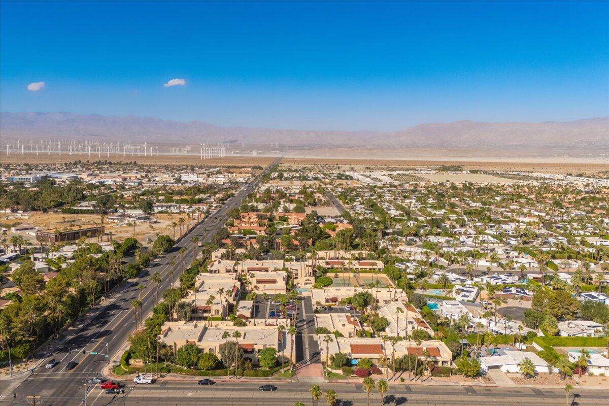 200 East Racquet Club Road, Unit 31 Palm Springs, CA 92262 - Photo 41 of 49 an aerial view of multiple house