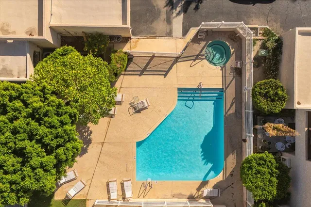 $4,995 | 200 East Racquet Club Road, Unit 31, Palm Springs, CA 92262