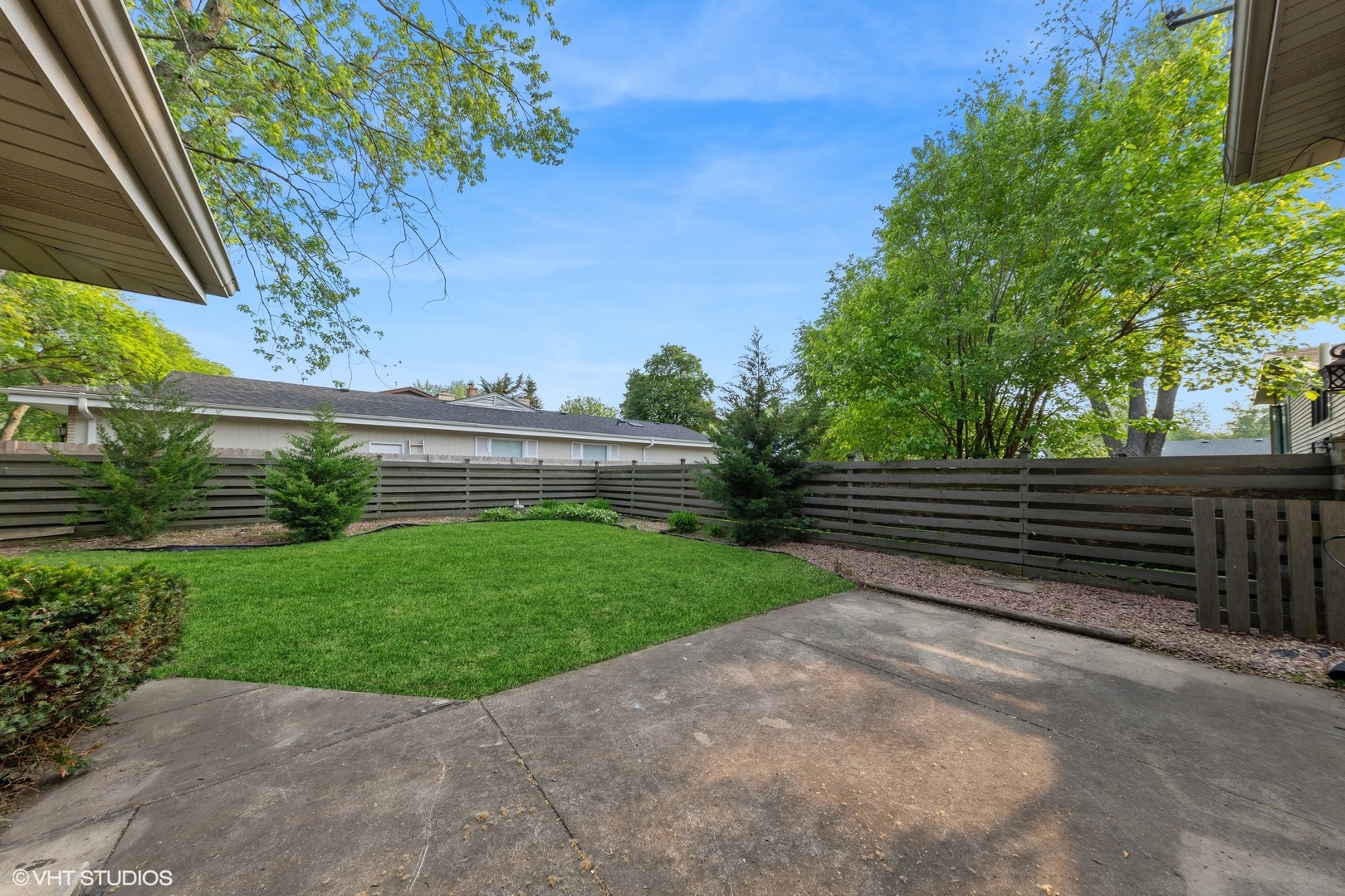 902 Maple Road Flossmoor, IL 60422 - Photo 22 of 27 a view of outdoor space and yard