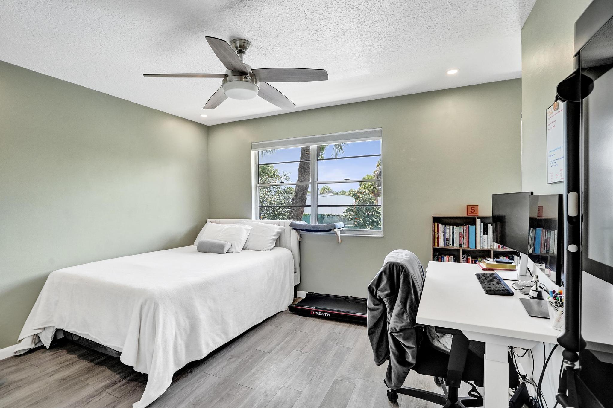 201 Southwest 3rd Street, Unit 201 Pompano Beach, FL 33060 - Photo 33 of 42 DSC02249
