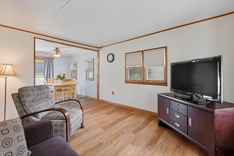 $349,990 | 121 Seton Place, Streamwood, IL 60107
