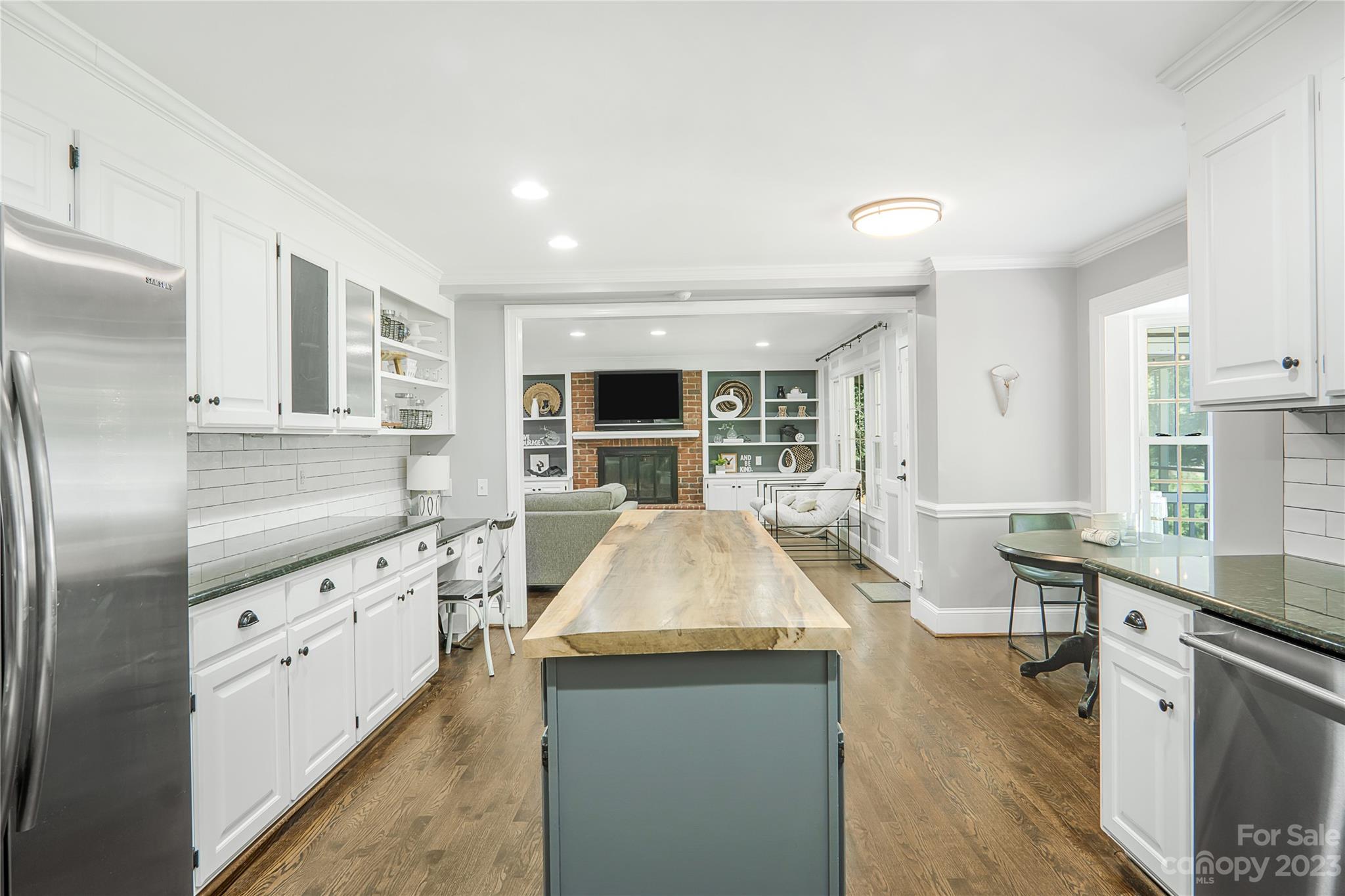 4339 Quail View Road Charlotte, NC 28226 - Photo 7 of 40