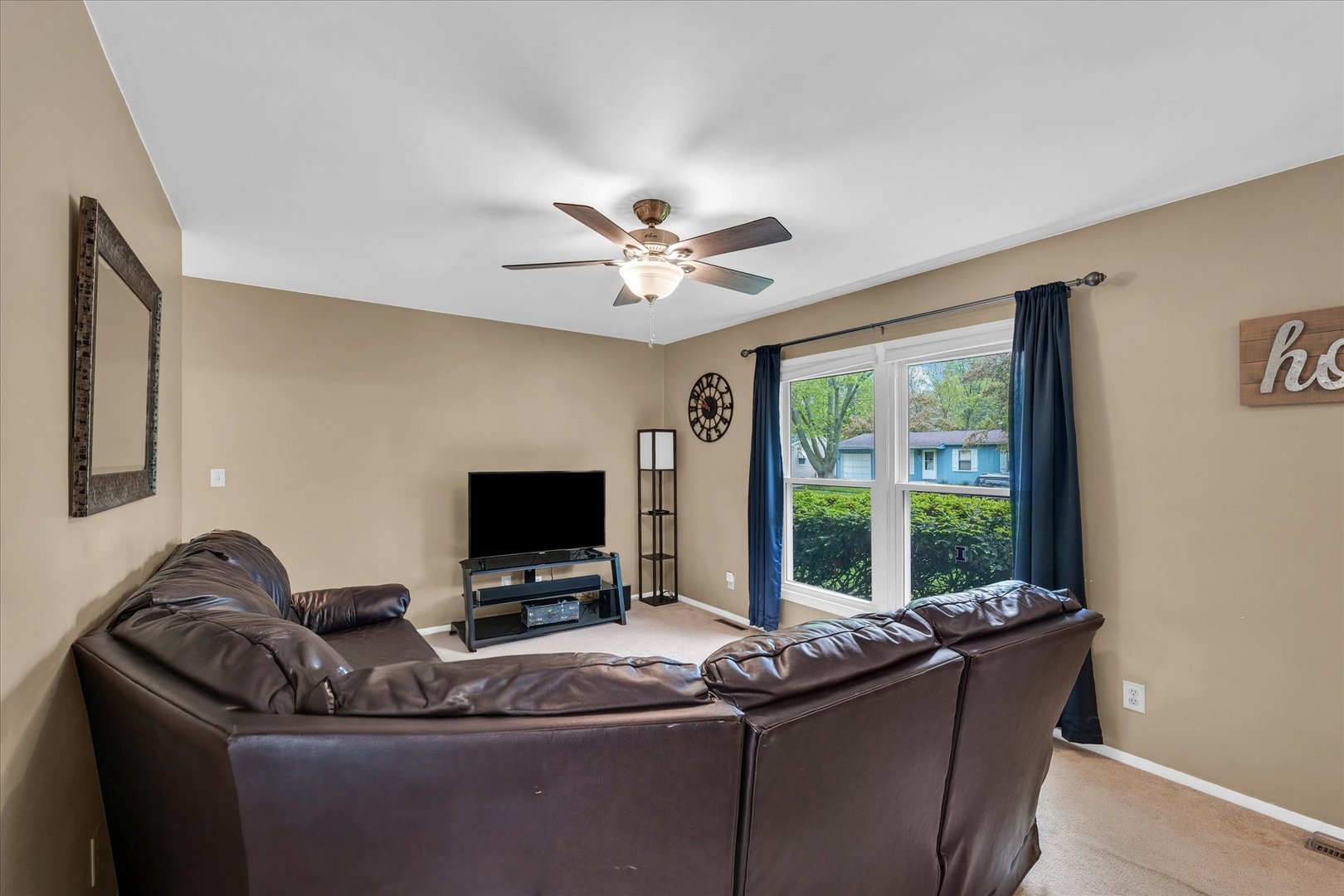 2603 Trafalgar Square Champaign, IL 61821 - Photo 7 of 32 a living room with furniture and a flat screen tv