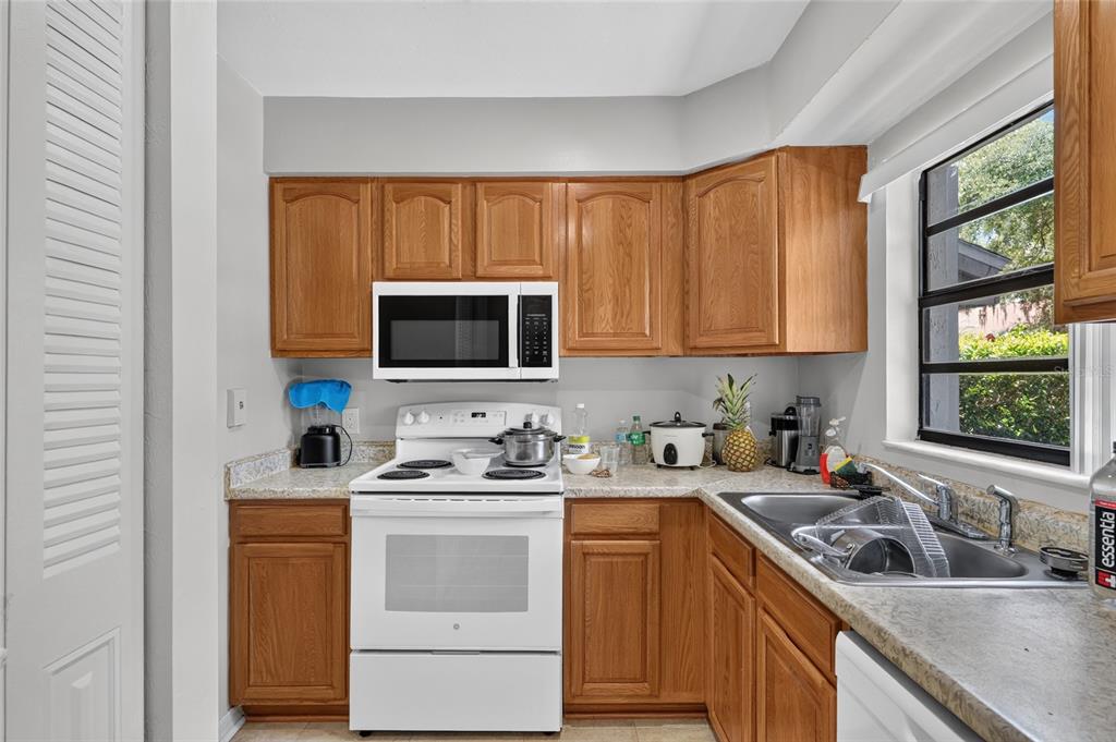 4123 Southwest 15 Place, Unit 2 Gainesville, FL 32607 - Photo 27 of 39 Gallery Image 27