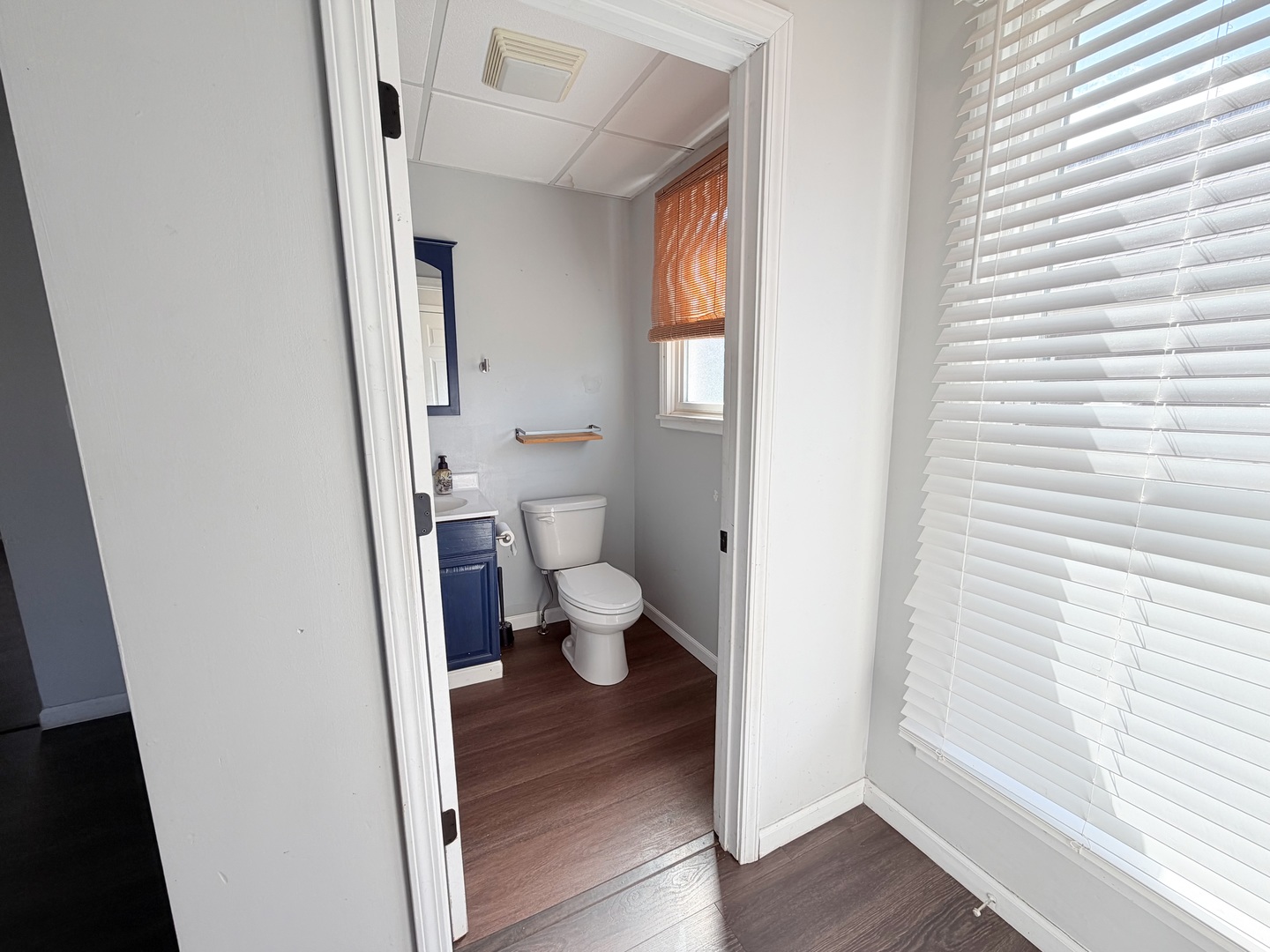 608 West Cedar Street Le Roy, IL 61752 - Photo 7 of 17 a bathroom with a sink and a toilet