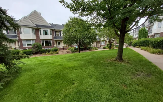 $360,000 | 754 Wisconsin Avenue North, Golden Valley, MN 55427