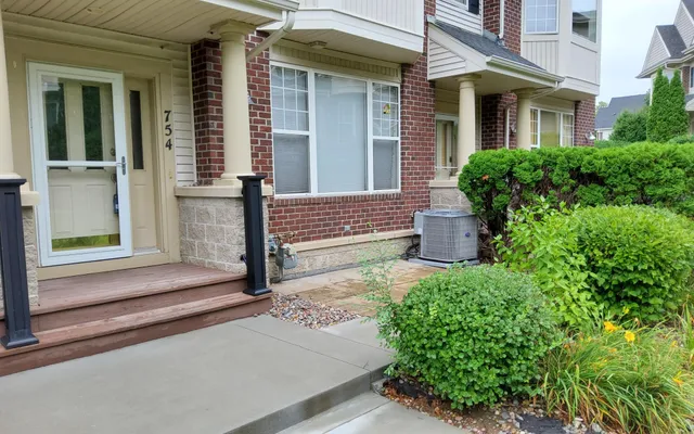 $360,000 | 754 Wisconsin Avenue North, Golden Valley, MN 55427