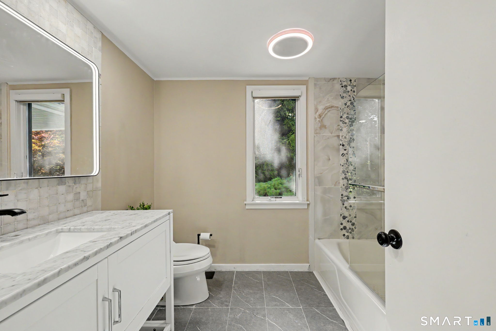 480 Riders Lane Fairfield, CT 06824 - Photo 20 of 34 Gallery Image 20