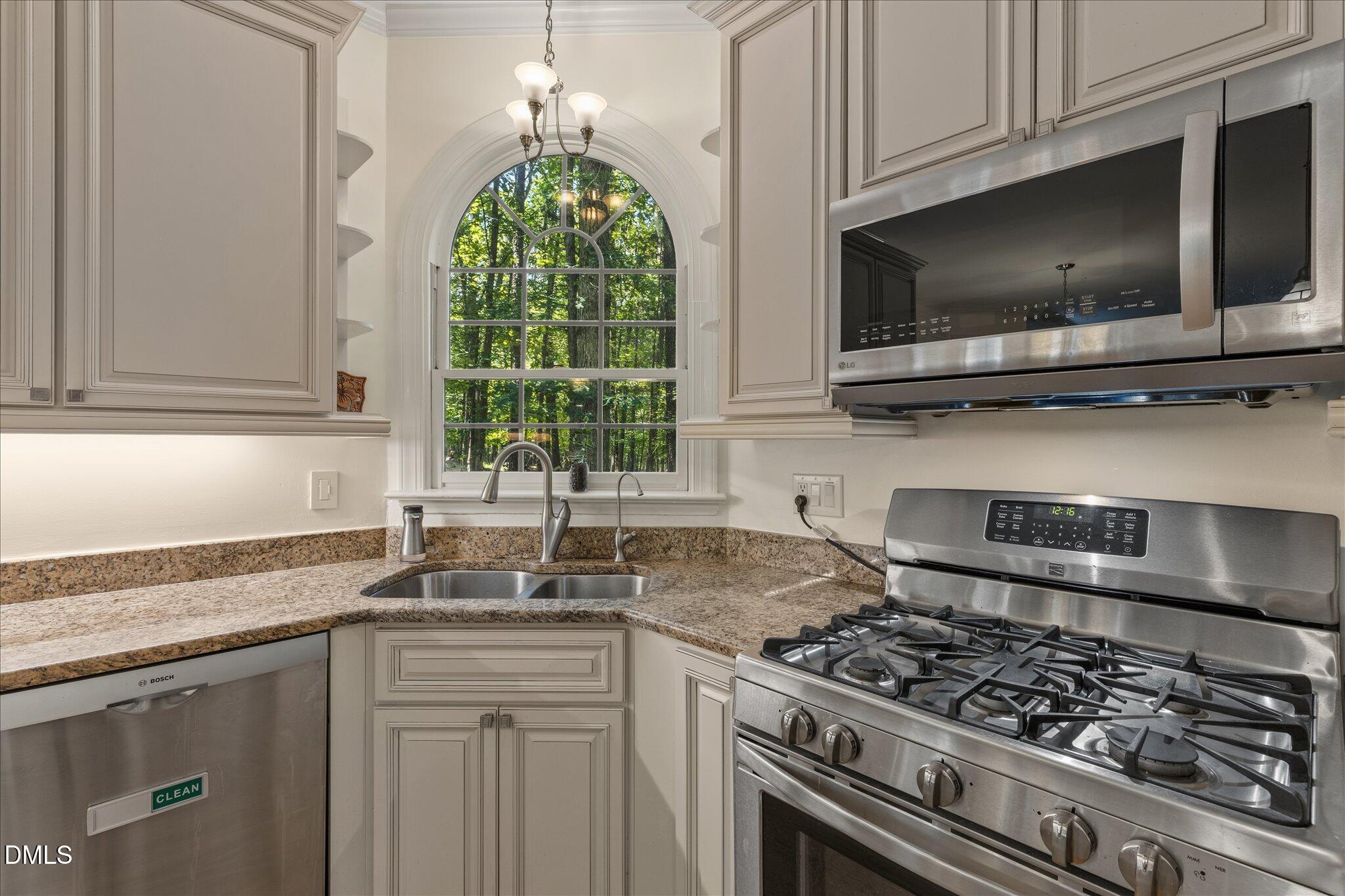 2509 Barton Ridge Court Raleigh, NC 27613 - Photo 18 of 62 21-IMG_2776