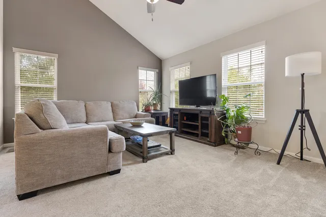 $280,000 | 1641 Sandcastle Lane, Pingree Grove, IL 60140