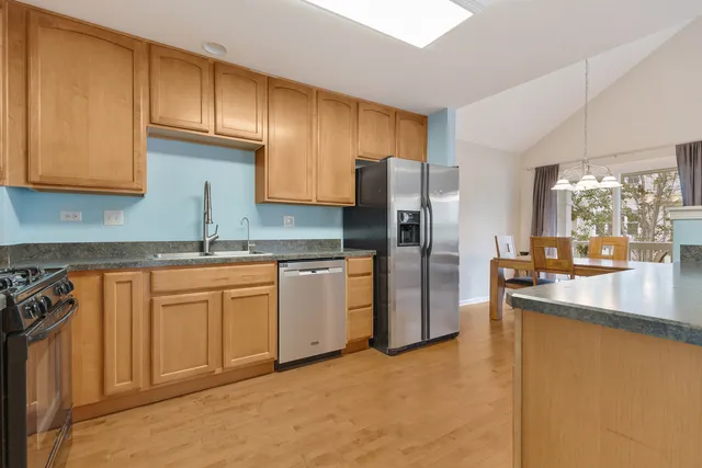 $280,000 | 1641 Sandcastle Lane, Pingree Grove, IL 60140