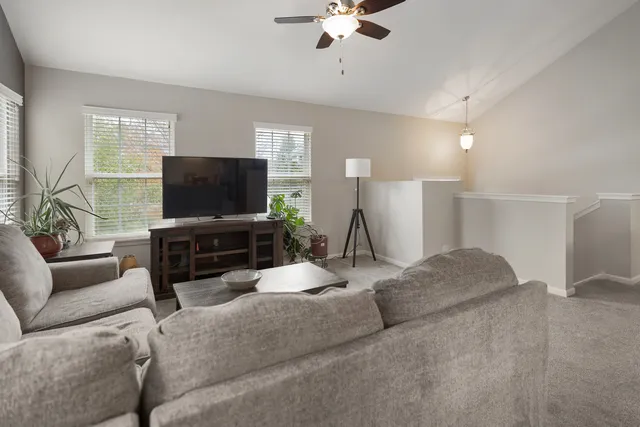 $280,000 | 1641 Sandcastle Lane, Pingree Grove, IL 60140