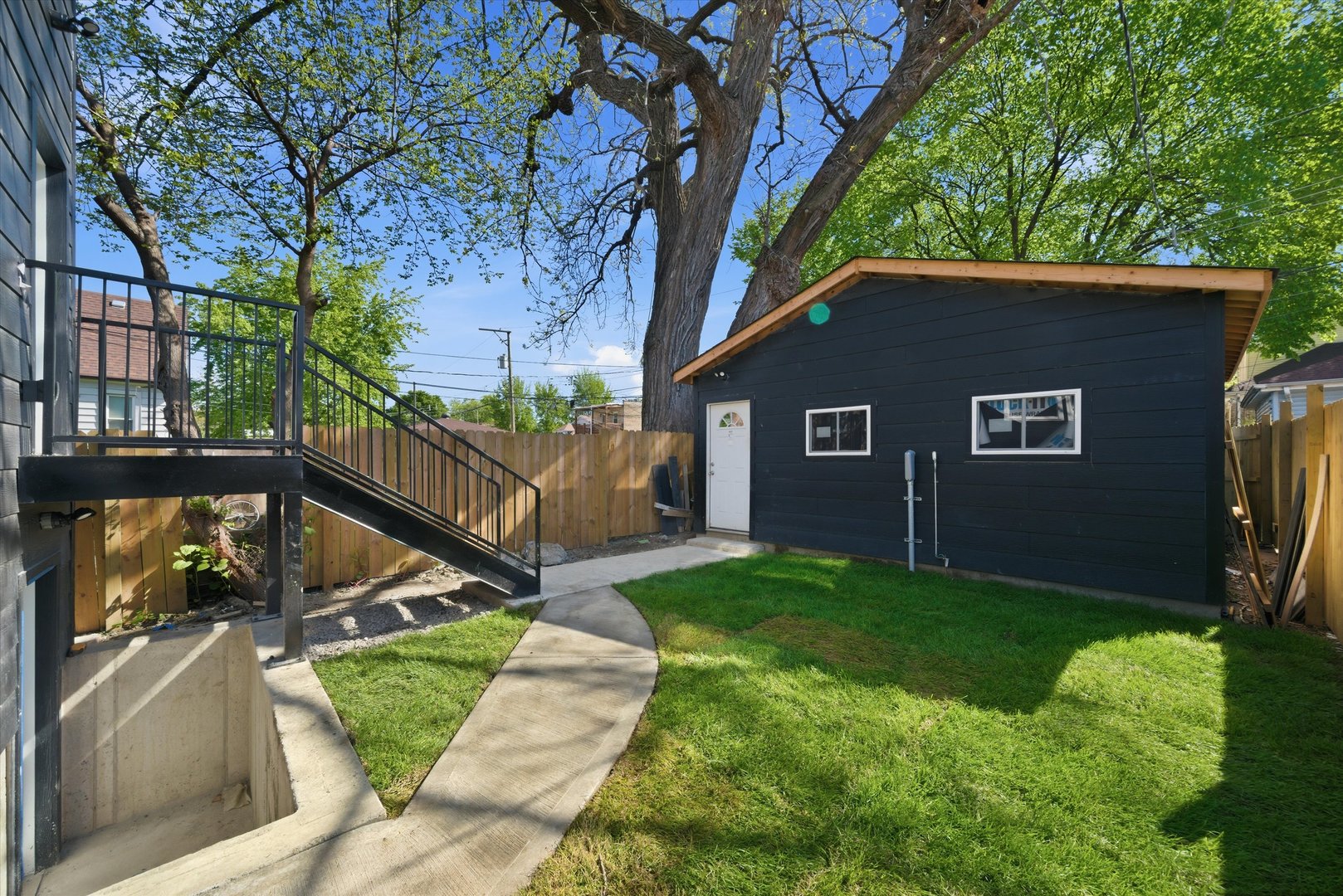 939 North Harding Avenue Chicago, IL 60651 - Photo 26 of 27