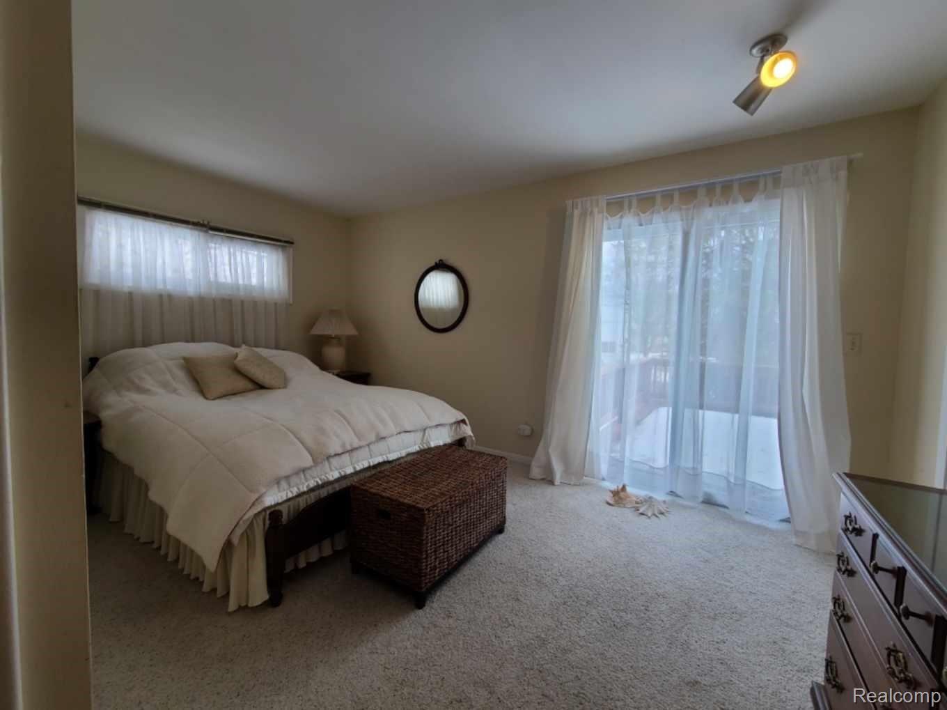 641 Lake Forest Road Rochester, MI 48309 - Photo 19 of 34 Master Bedroom.jpeg