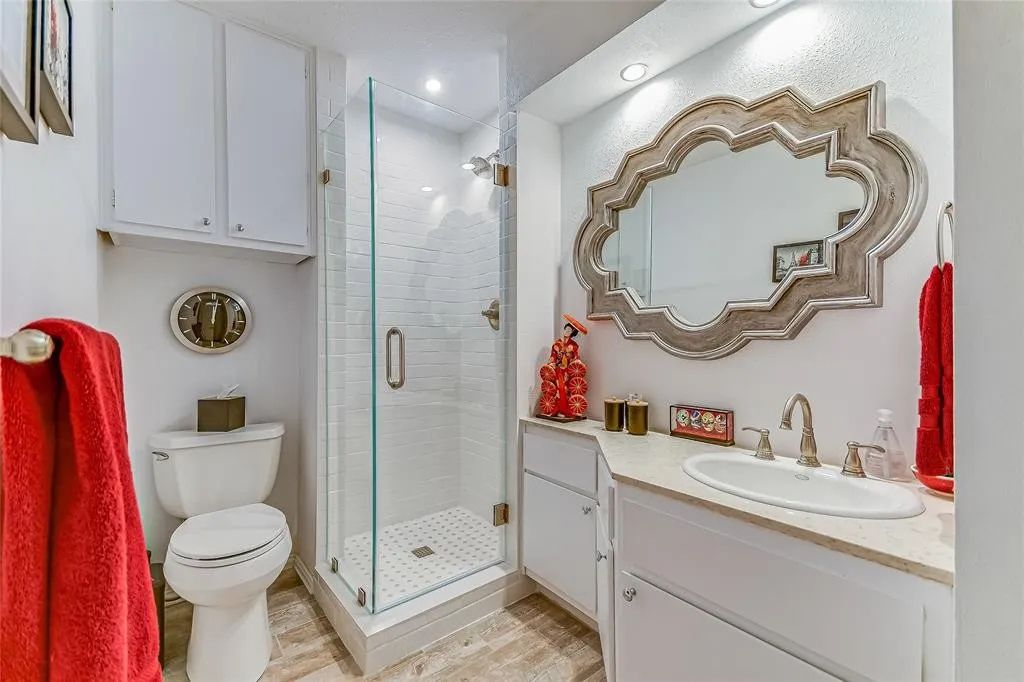 6600 Valleyside Road, Unit B8 Austin, TX 78731 - Photo 14 of 19 Gallery Image 14