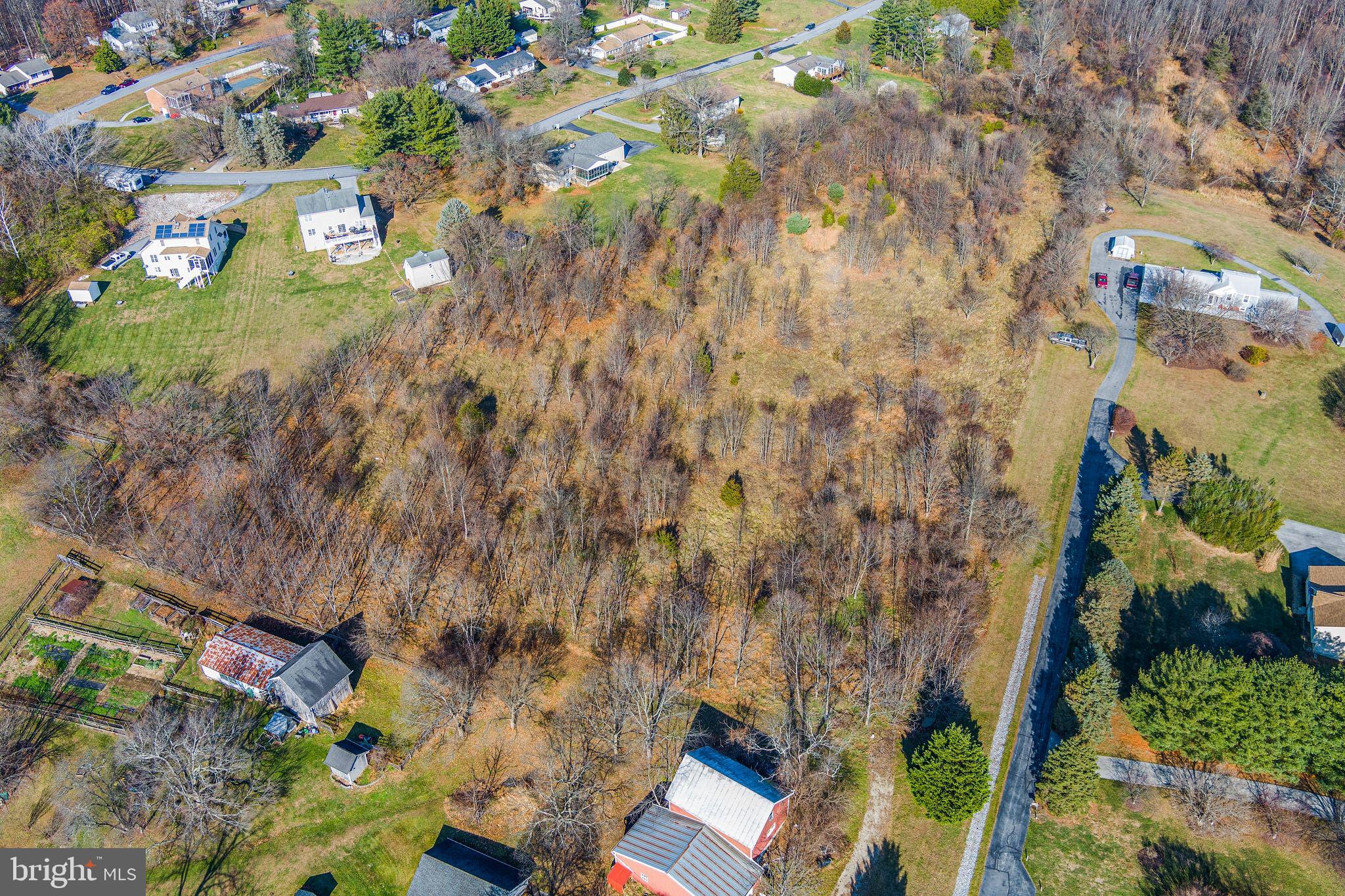1049 Poole Road Westminster, MD 21157 - Photo 3 of 34