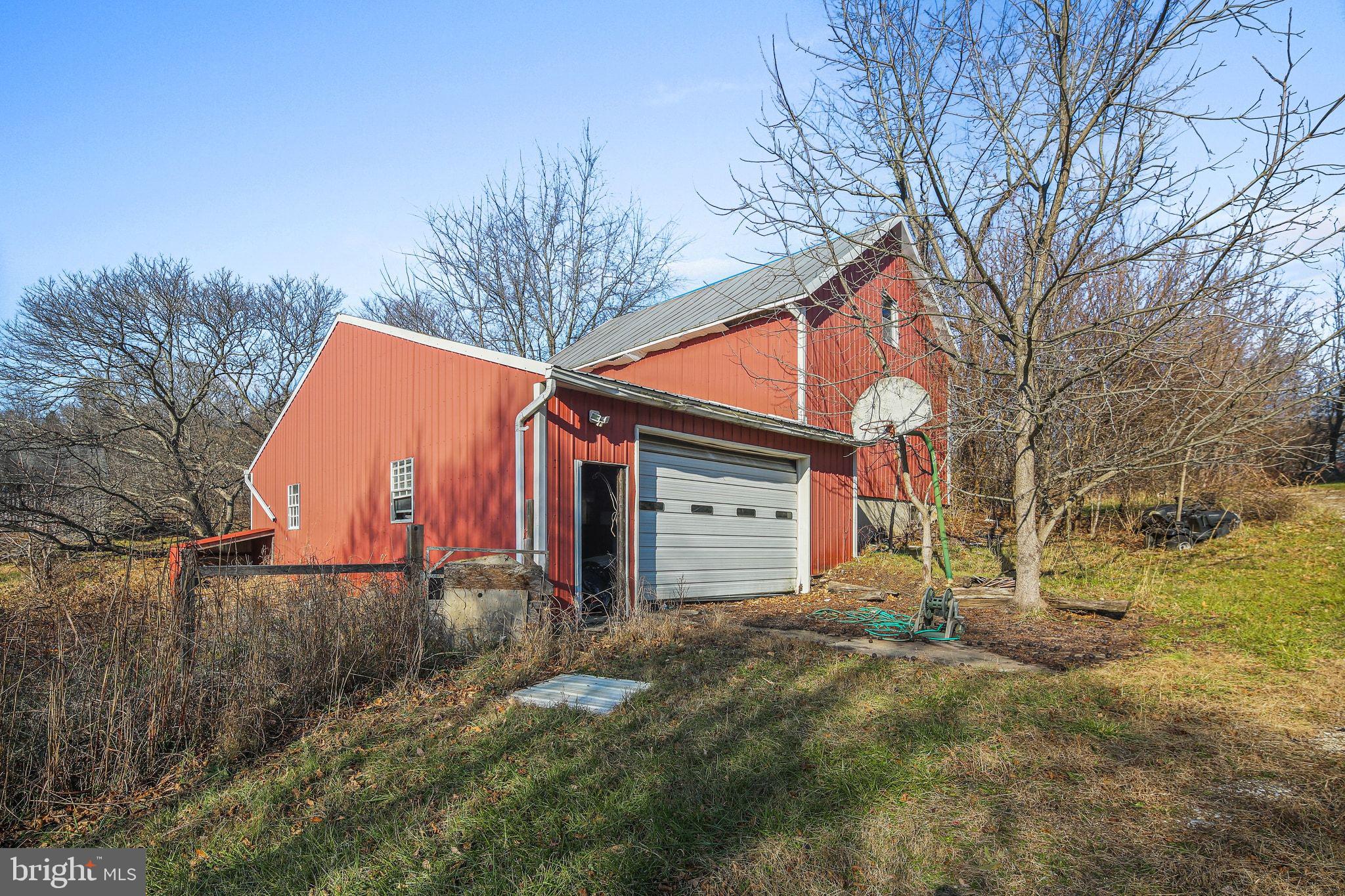 1049 Poole Road Westminster, MD 21157 - Photo 6 of 34