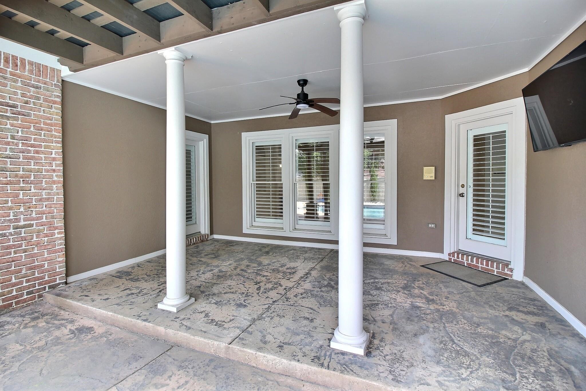 595 Kenrose Street Collierville, TN 38017 - Photo 32 of 38 a front view of a house with a yard