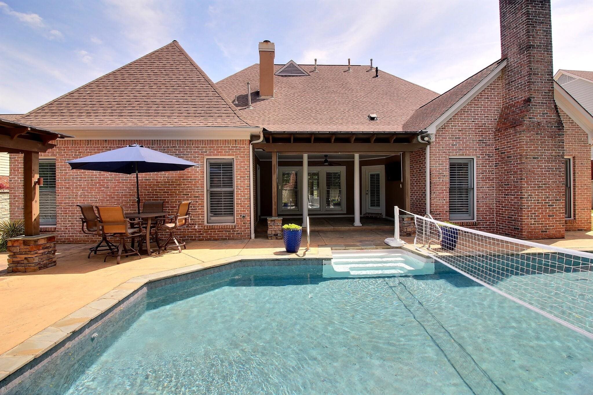 595 Kenrose Street Collierville, TN 38017 - Photo 35 of 38 a view of a house with sitting area and furniture