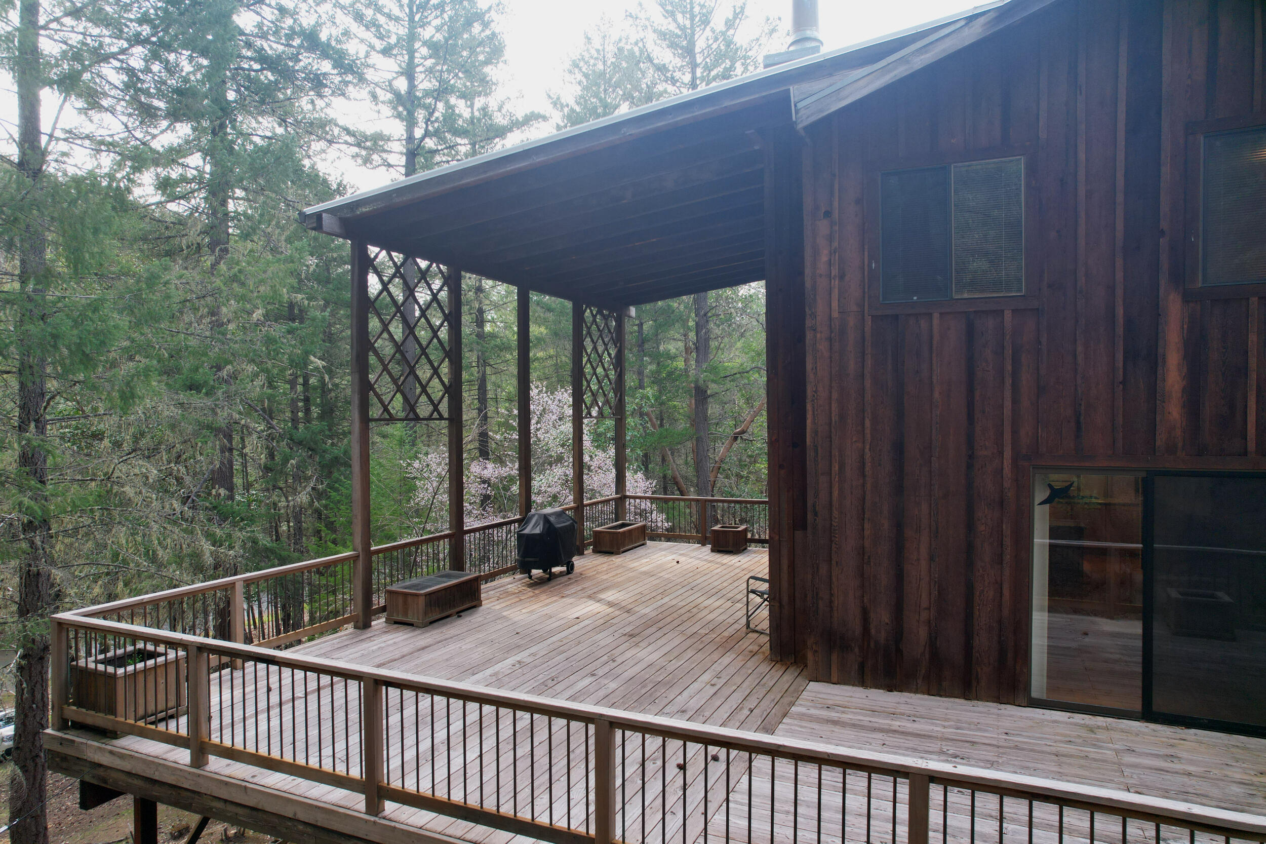939 Beaver Creek Road Jacksonville, OR 97530 - Photo 5 of 53 Deck amongst the trees